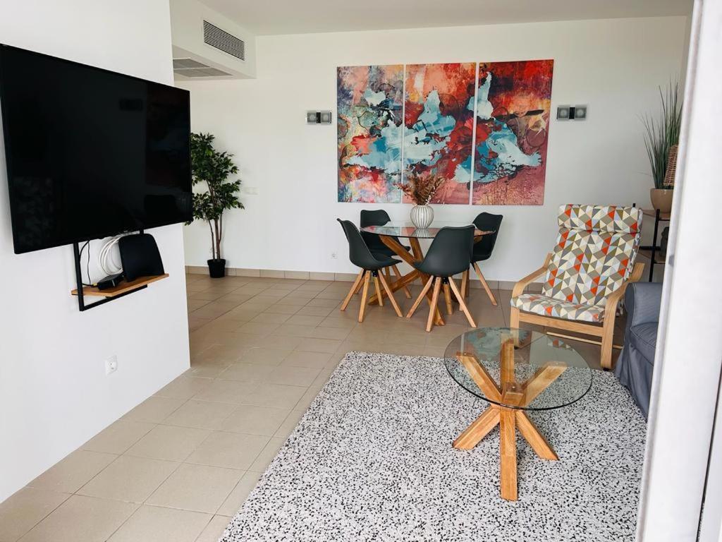 Angies Marina Apartment, Includes 2 Free Passes For The Marina Pool Lagos Exterior photo