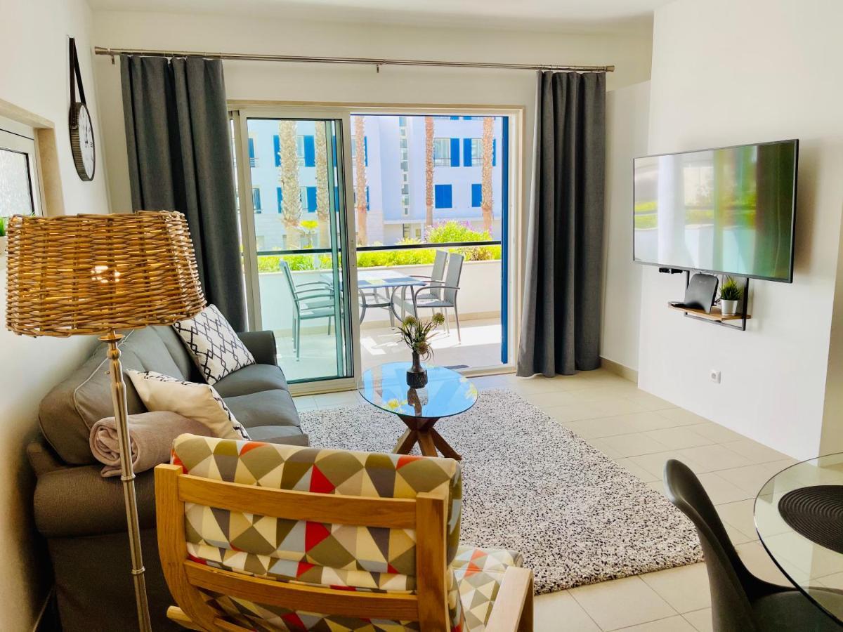 Angies Marina Apartment, Includes 2 Free Passes For The Marina Pool Lagos Exterior photo