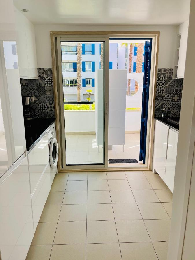 Angies Marina Apartment, Includes 2 Free Passes For The Marina Pool Lagos Exterior photo