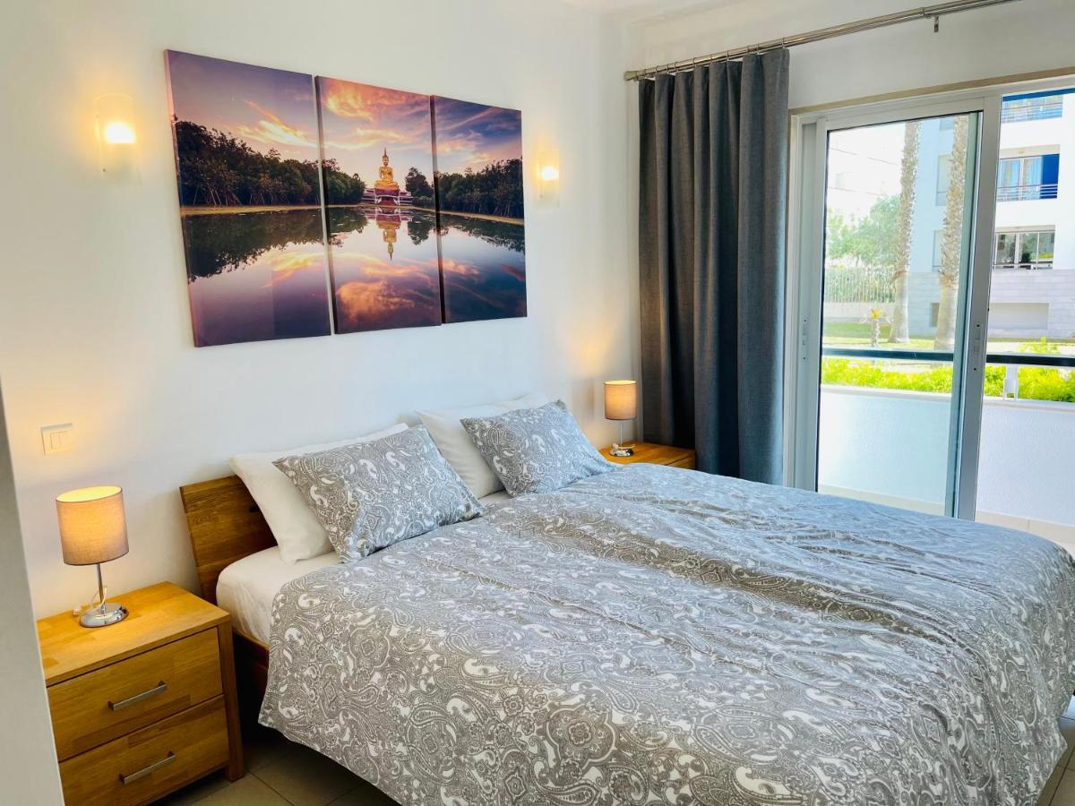 Angies Marina Apartment, Includes 2 Free Passes For The Marina Pool Lagos Exterior photo
