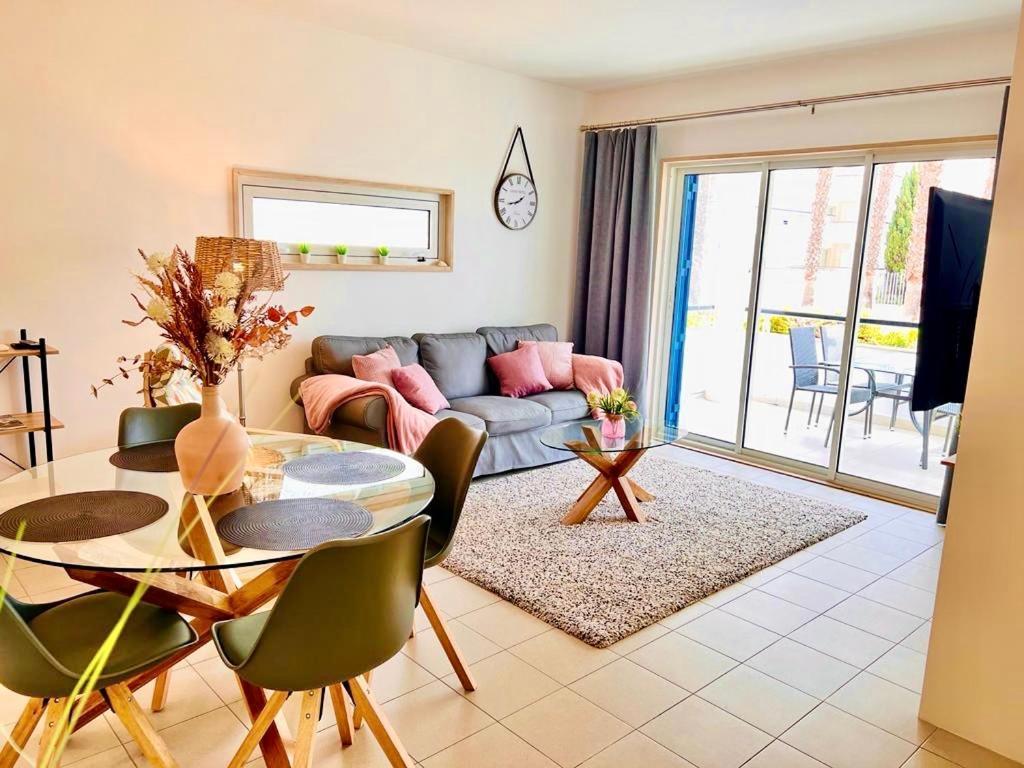 Angies Marina Apartment, Includes 2 Free Passes For The Marina Pool Lagos Exterior photo