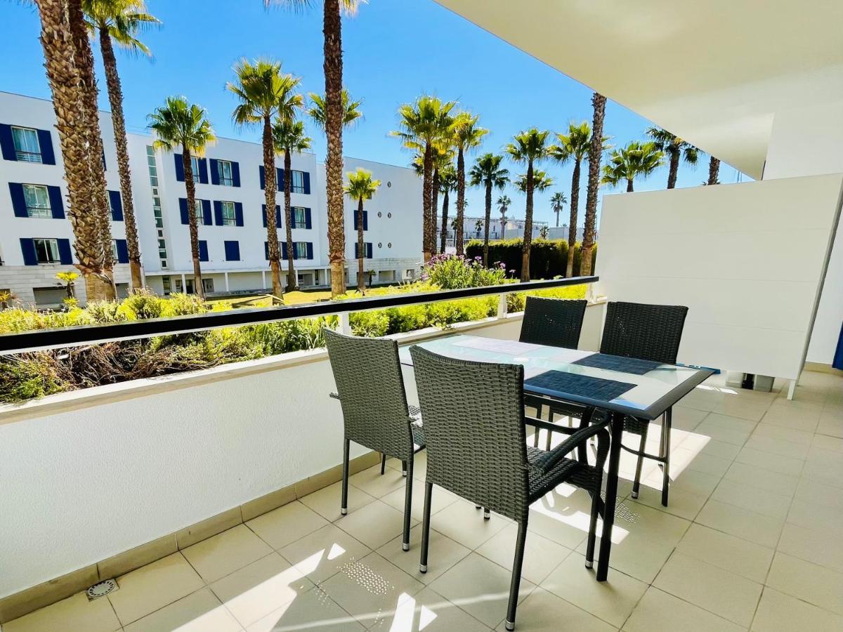 Angies Marina Apartment, Includes 2 Free Passes For The Marina Pool Lagos Exterior photo